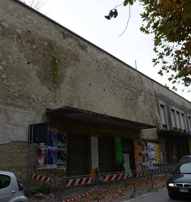 Il teatro Bellotti Bon perde i pezzi