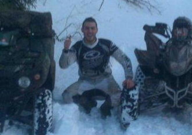 Auto da rally contro un albero copilota si frattura il bacino 