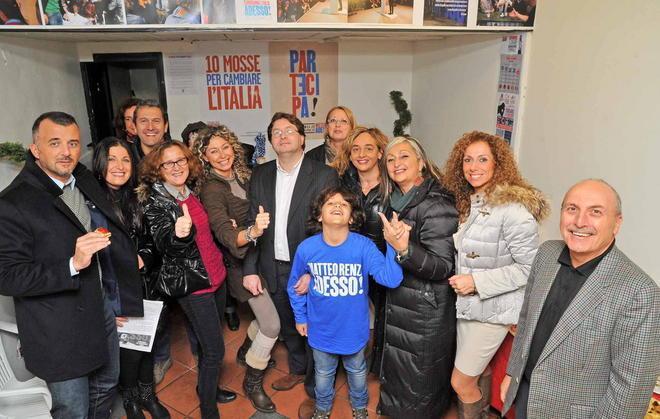 I “renziani” inaugurano la sede 