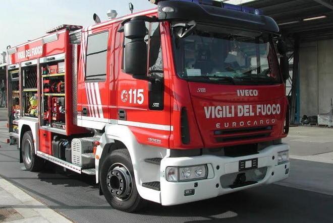 Fulmine entra dalla finestra Due famiglie evacuate 