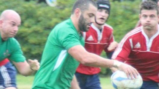 Un calcio per il sorpasso e il derby si tinge di biancoverde