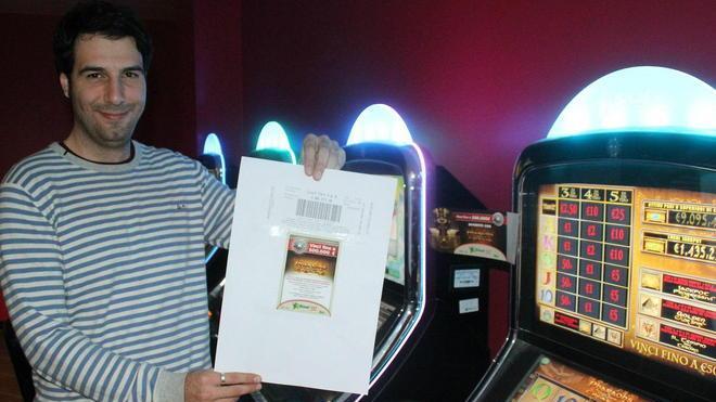 Operaio mette 2 euro nella slot e ne vince 88mila
