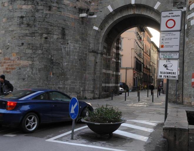 Permessi per la Ztl, cambiano le regole: adesso tutti scadono il 31 dicembre 