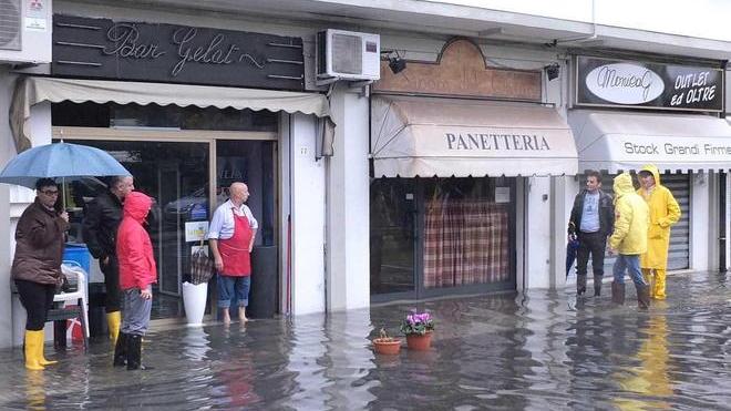 Ora si tolgono i sacchi di sabbia