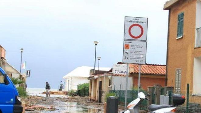 Paura al Giglio per una frana Operai al lavoro