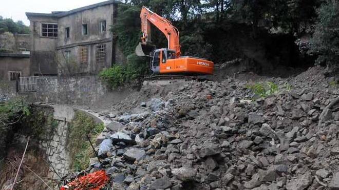 Foce chiusa, 9 sfollati a Casette squadre anti sciacalli in azione