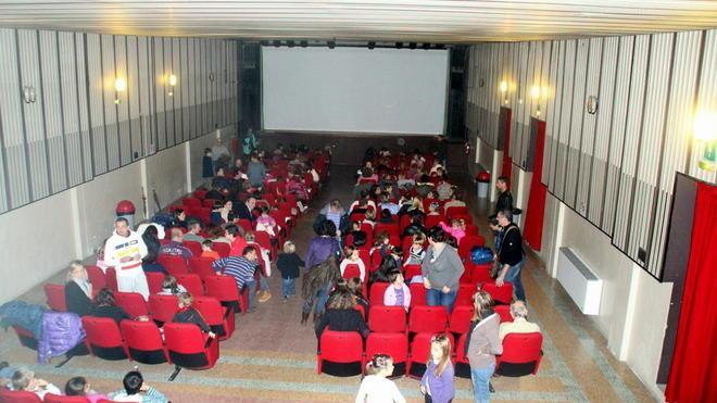 Si spegne il cinema dei Salesiani, «proiettore fuorilegge»