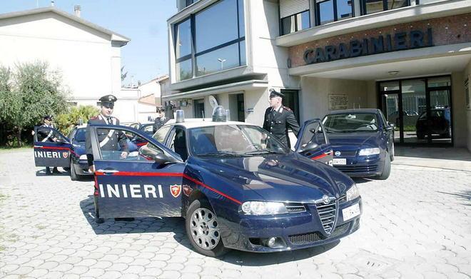 Fuori strada dopo aver bevuto finisce in un fossato in Padule