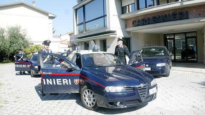 Fuori strada dopo aver bevuto finisce in un fossato in Padule