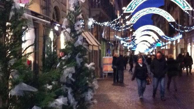 Installazioni e luci a led Ma i negozianti sono divisi