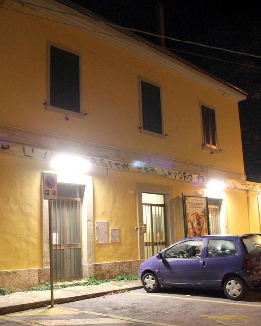 Raccolta firme per salvare le stazioni locali