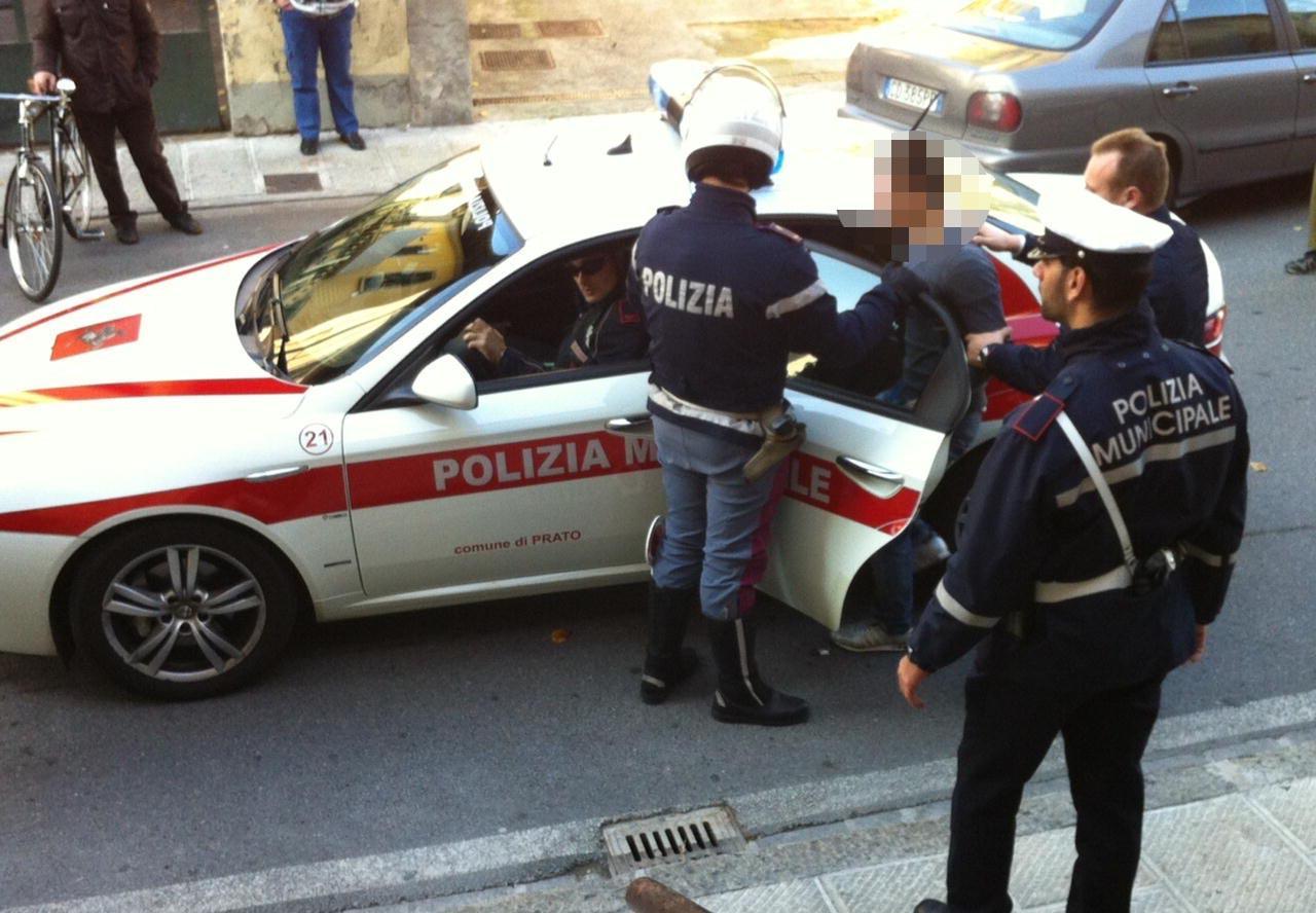 Caccia all’uomo in via del Ceppo Vecchio 