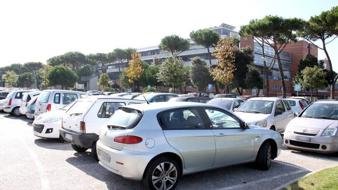 Sfiorata la rissa nel parcheggio dell’ospedale