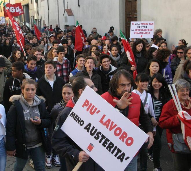 Sciopero e “Via Crucis laica”
