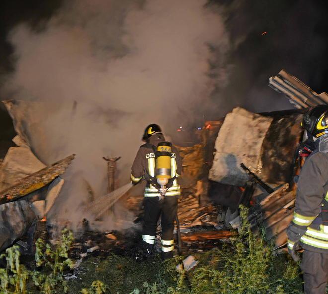 Va a fuoco un camper vicino al Rifugio Tom 