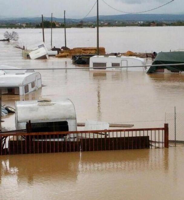 Le roulotte sott’acqua e una famiglia perde tutto 