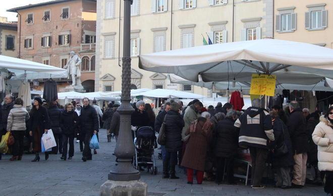 La guerra dei banchi mette Confesercenti contro Caverni 