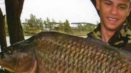A caccia dei giganti dell’acqua: impazza il “carpfishing”