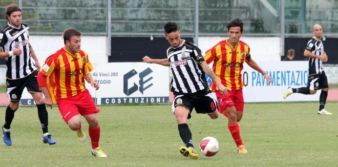 Cuoghi prova Maltese accanto a una punta 