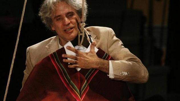 Il ritorno di César Brie porta in scena 120 kg di jazz