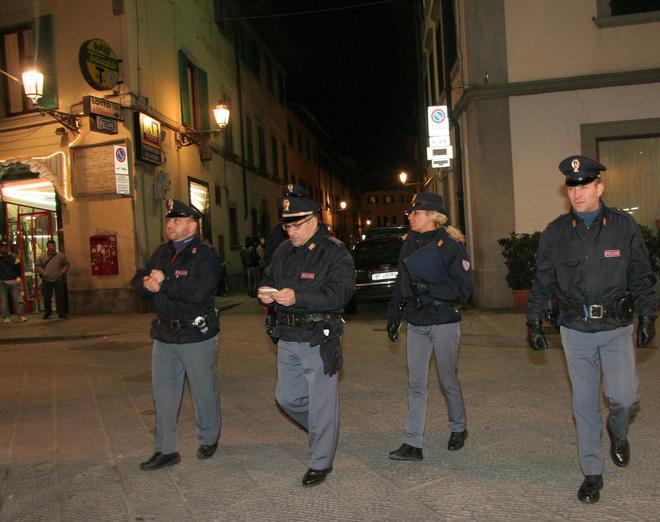 Ladro arrestato in flagranza di reato in via Pistoiese 