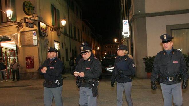 Ladro arrestato in flagranza di reato in via Pistoiese