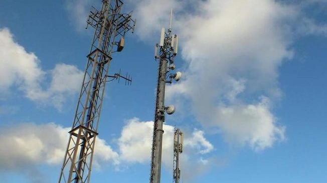 Rubano il ripetitore oscurando le tv colpo da 40mila euro