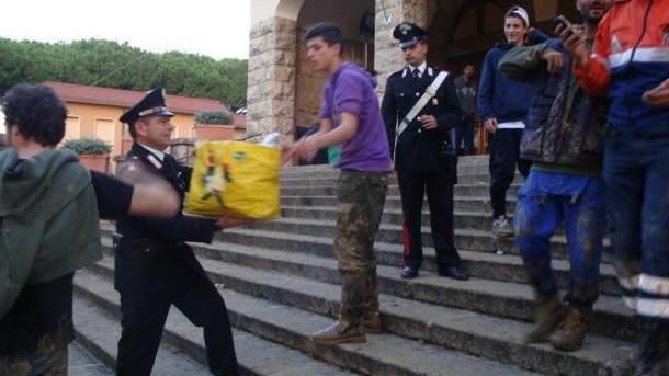 Raccolta fondi e vestiti la Maremma si mobilita