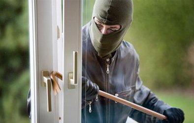 A tu per tu con i ladri entrati in casa 
