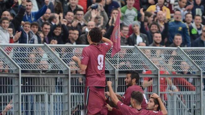 I granata volano in testa alla classifica