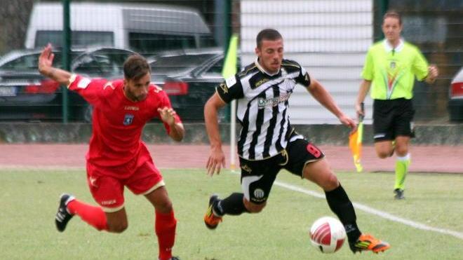 Calcio, Prima divisione: Viareggio sconfitto nel finale sul campo della Nocerina