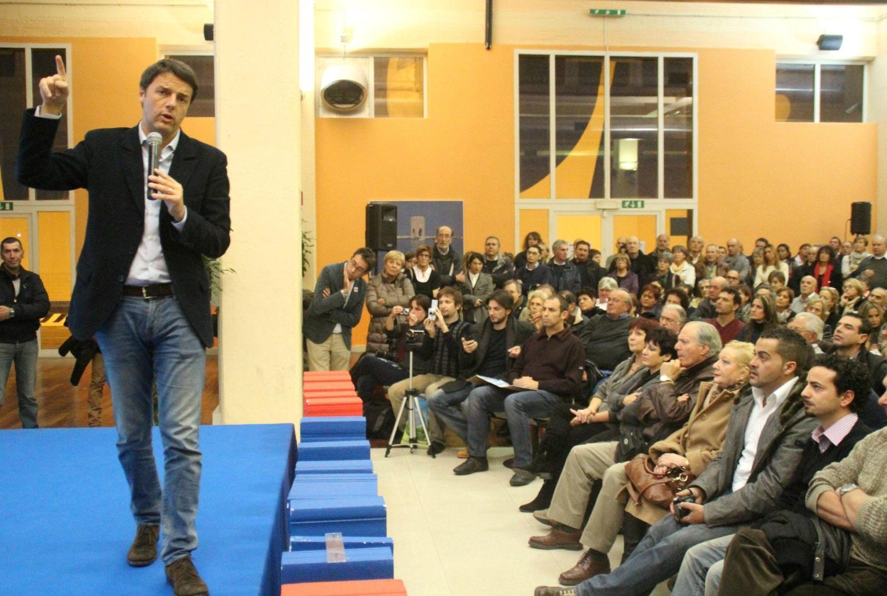 In 800 per Renzi, momenti di tensione durante l’intervento 
