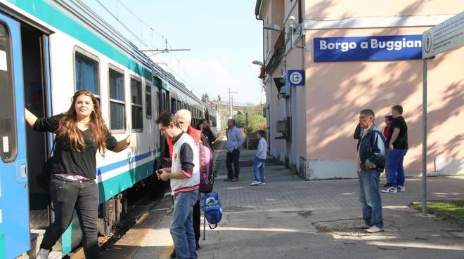 Non tornano i conti sui pendolari che usano la stazione