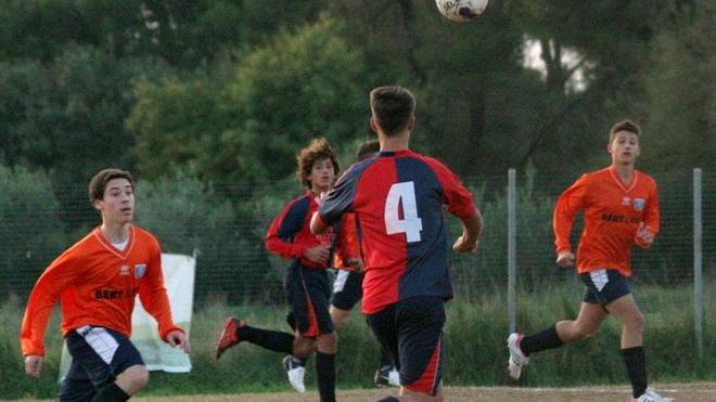 Rielli dipinge di biancoblù il derby