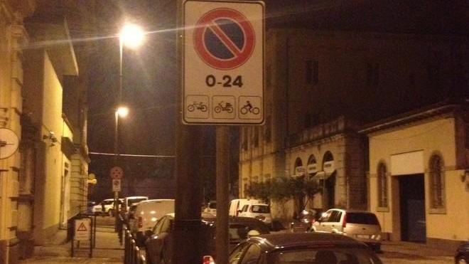 Sosta anche nel mezzo della strada