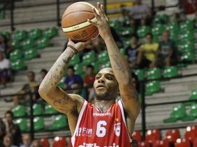 Varese su Sassari Siena non molla 