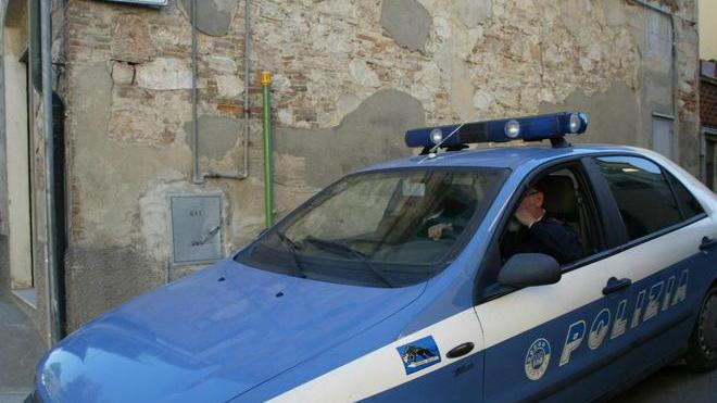 Furti in abitazione arrestato un giovane