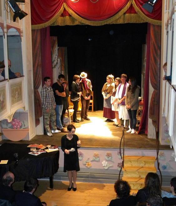 Nel teatrino di Vetriano le iniziative di Natale
