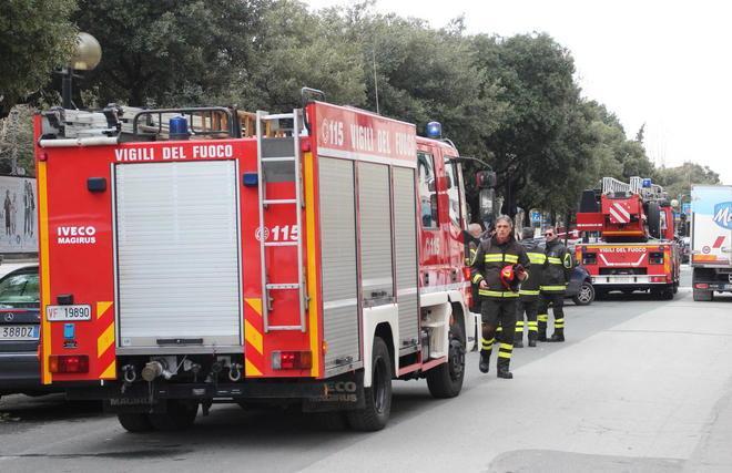 Pompieri: mille allarmi. Registrati a penna 