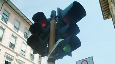 In funzione in via Guicciardini il nuovo impianto semaforico