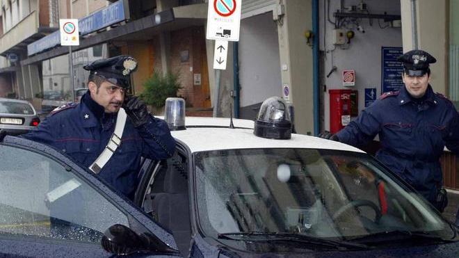 Evade dai domiciliari per fare un giro in centro: arrestato