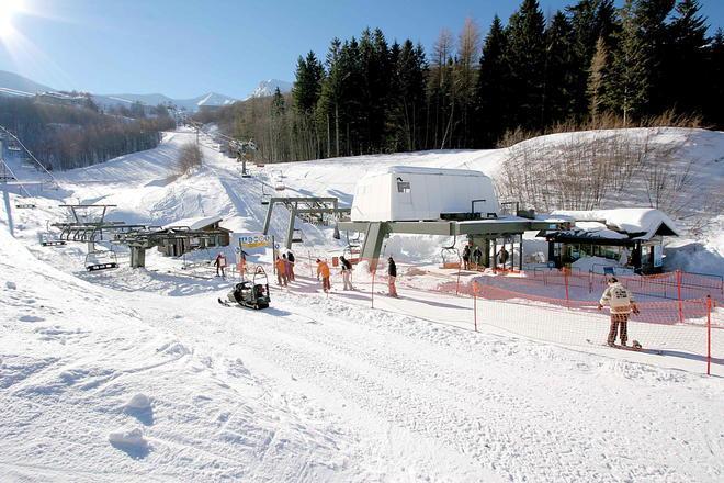 Sci contro la crisi, prezzi bloccati e tante iniziative 