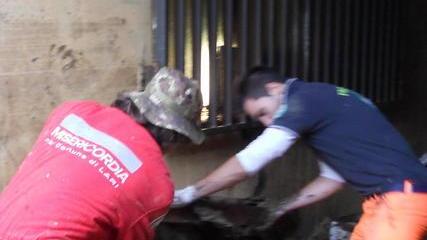 Volontari in azione nelle zone alluvionate