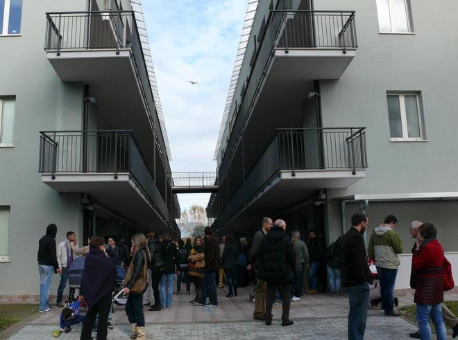 Consegnati gli alloggi a 28 giovani coppie