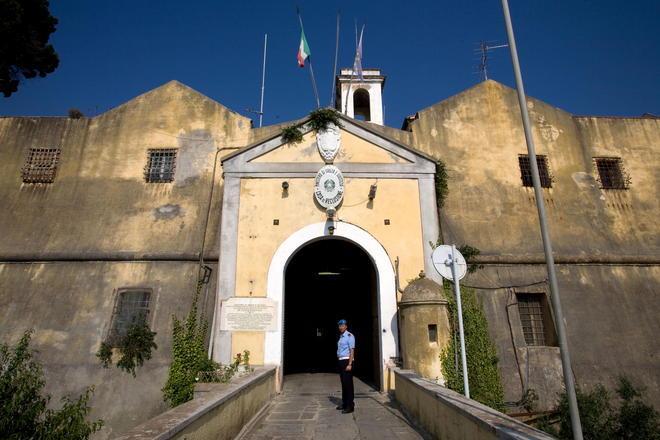 «Il carcere di Porto Azzurro rischia di scoppiare» 
