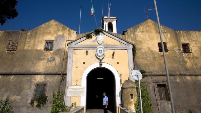 «Il carcere di Porto Azzurro rischia di scoppiare»