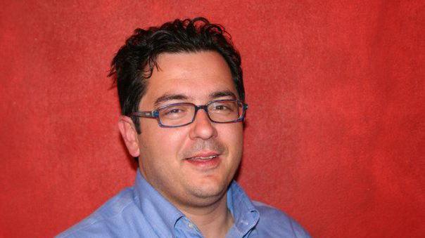 Commerciante tenta di colpire con un pugno l’assessore Natali
