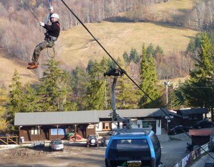 Soccorritori impegnati nelle prove di scarico 