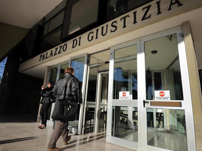 Tentato scippo e furto Venti mesi a un giovane