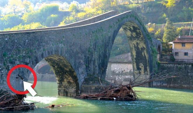 Ponte del Diavolo, un sos: sono cadute alcune pietre 